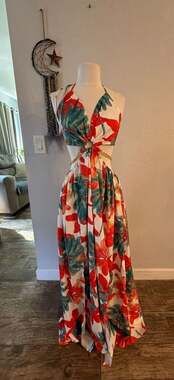 Tropical Floral Print Cutout Halter Maxi Dress with Gold Chain Detail XL